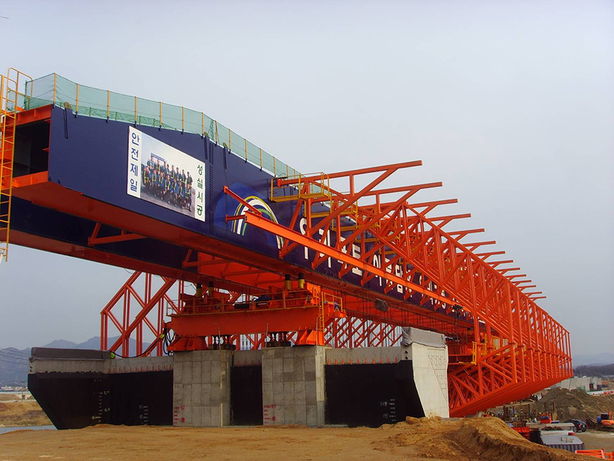 Overhead MSS Bridge Building Machine